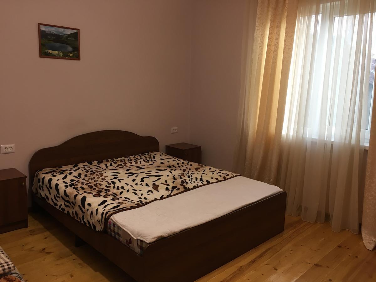 Guest House On Shakirbay 11 Sukhumi Exterior foto